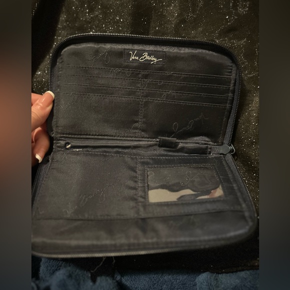 Beautiful “like new” Vera Bradley wallet. - Picture 3 of 6